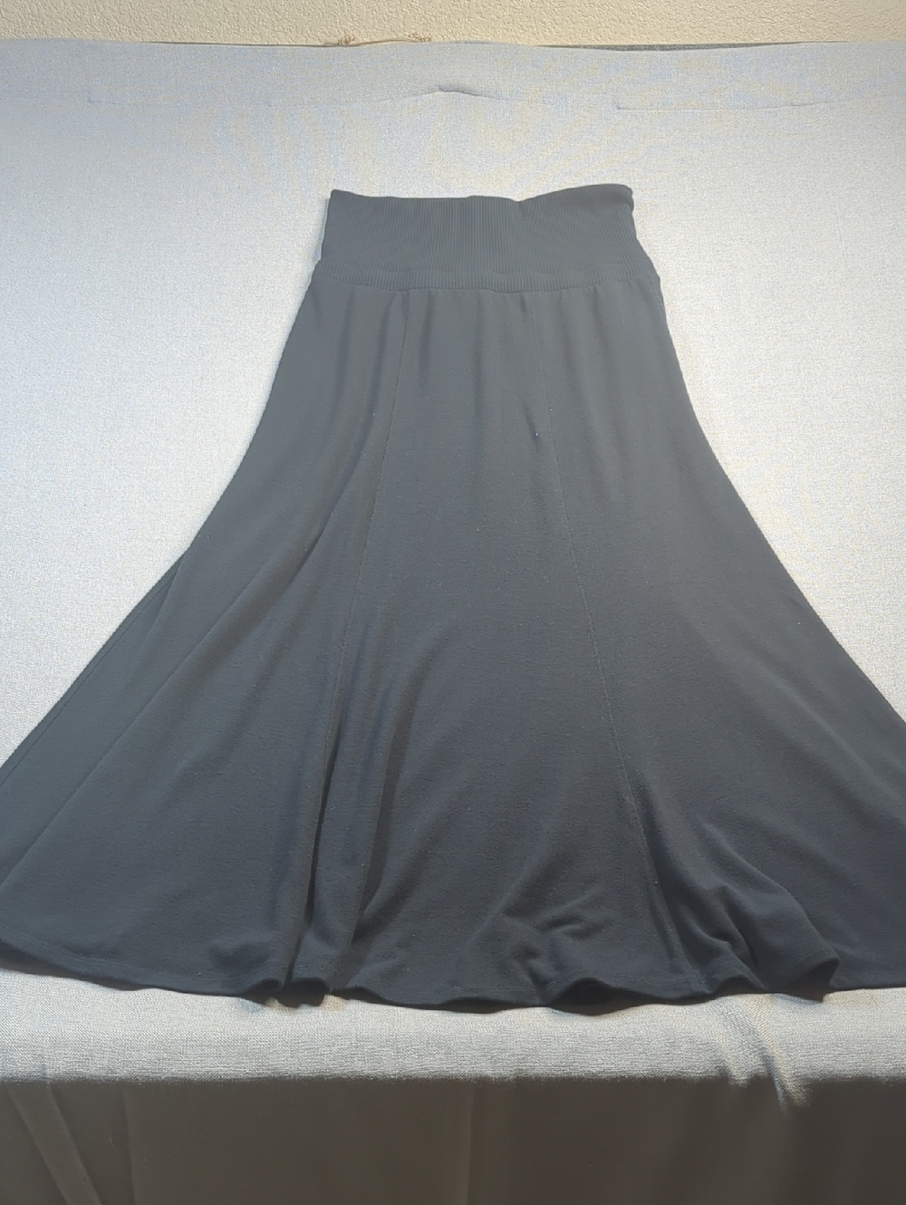 CAbi Black Flowy A-Line Midi Skirt Elastic Waist 33.5" Length Size M